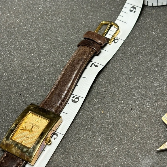 joan rivers classic Ladies Watch Quartz Gold Tone Working With New Battery - Picture 12 of 13